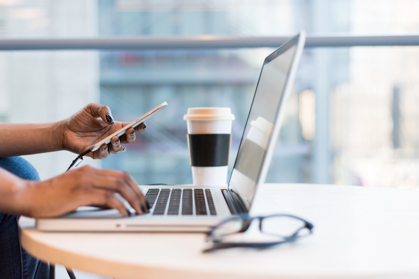 How to Build a Strong Online Brand from Scratch